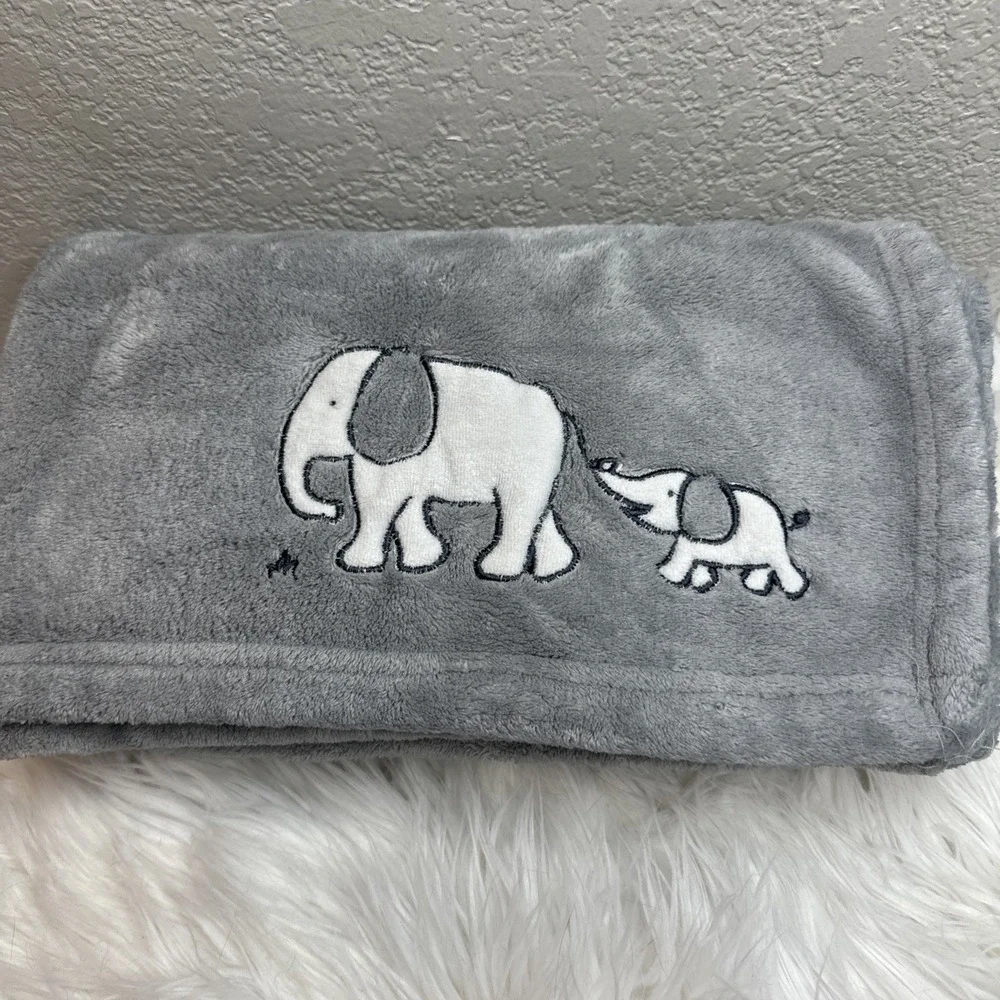 $19 🌙 Cloud Island Gray 2 Elephants Baby Blanket Elephant Target CLEAN